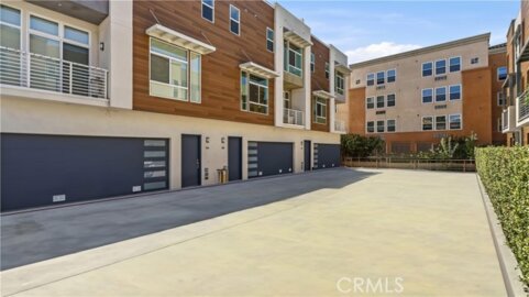 15 S Chapel Avenue Photo